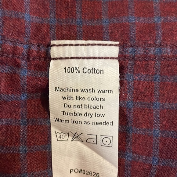 32 Bar Blues Red and Blue Checkered Button Down Size Medium - Picture 14 of 14